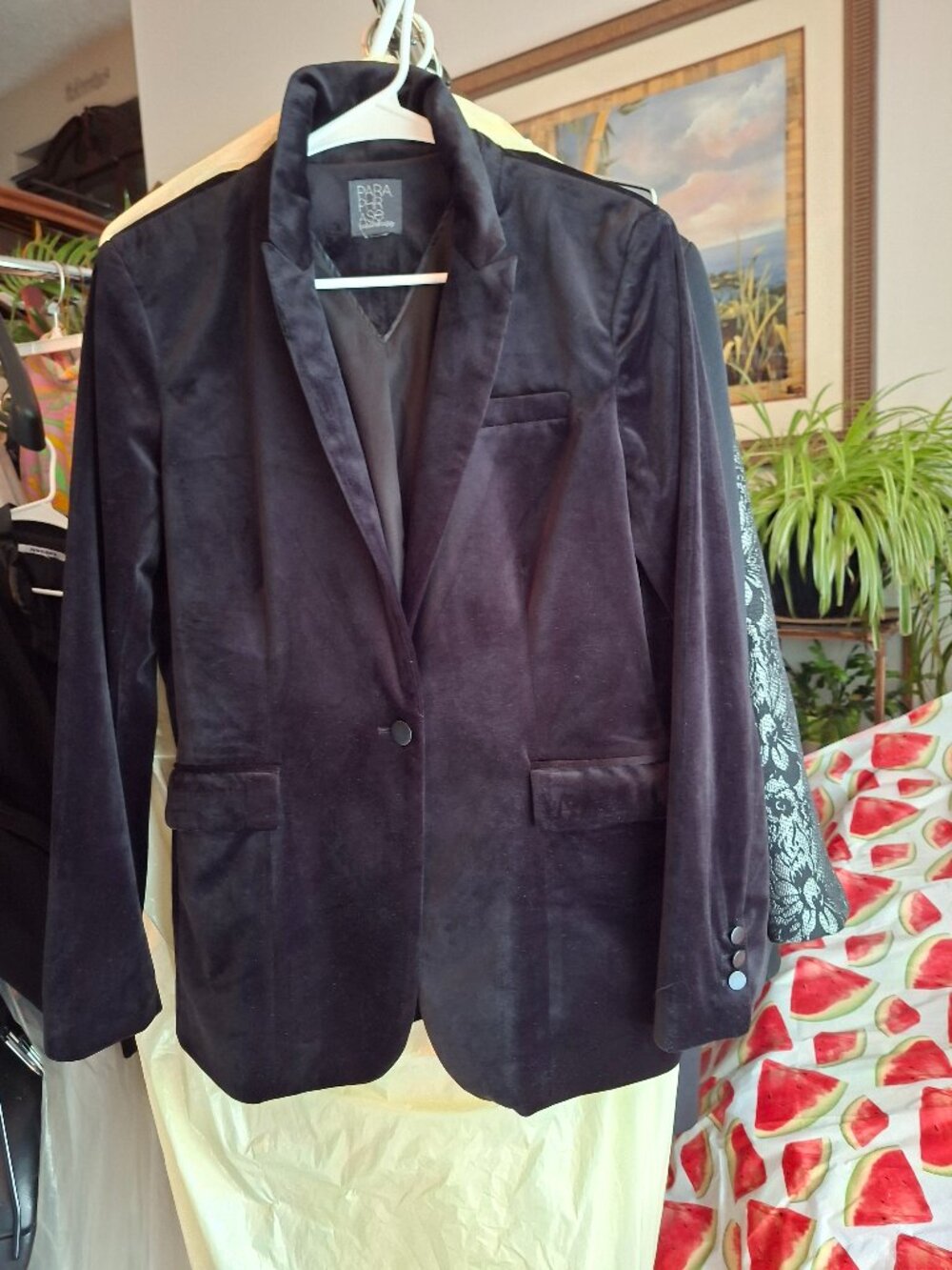 Paraphrase Black Velvet Blazer in size L
